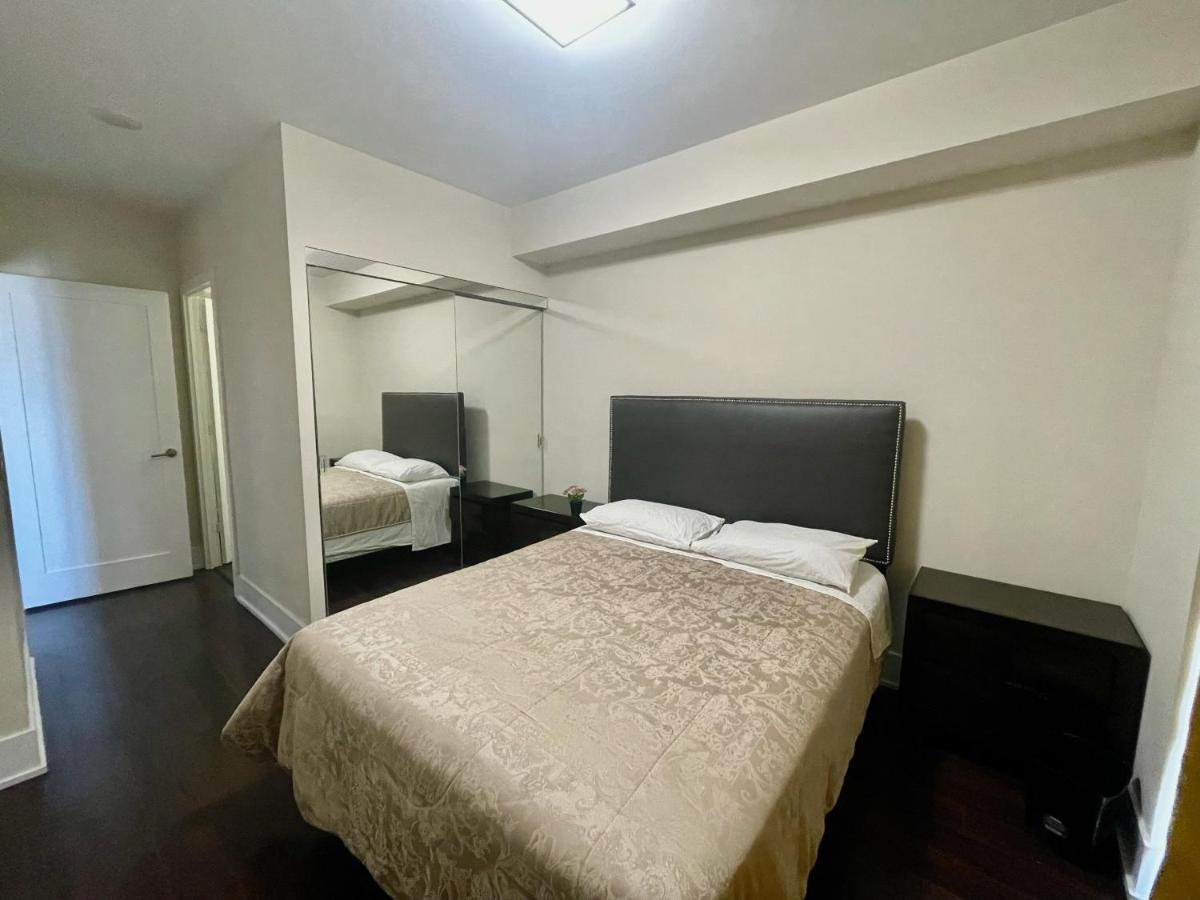 Two Br Two Ba Condo Face To Cn Tower Step To Rogers Centre 토론토 외부 사진